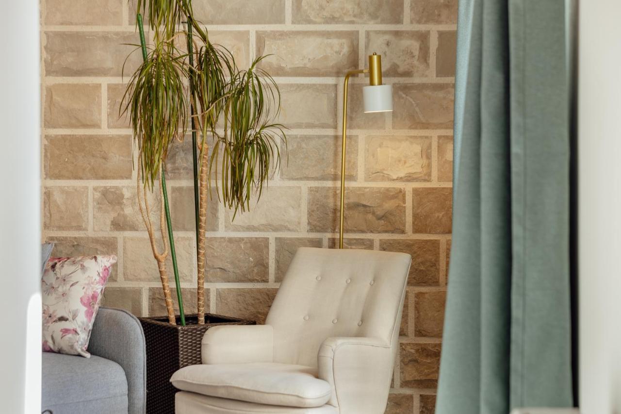Stylish Mini-House With Garden & Beach Биела Екстериор снимка