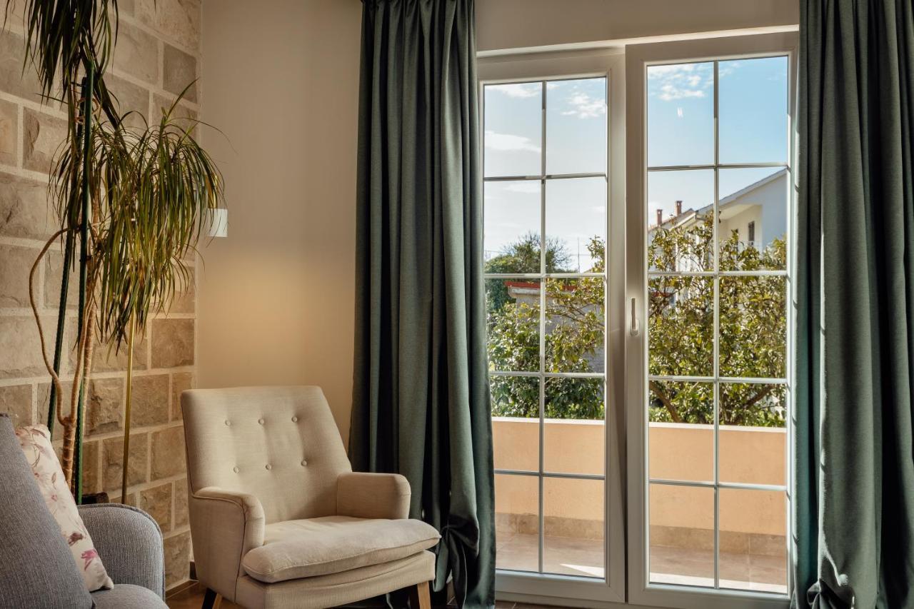Stylish Mini-House With Garden & Beach Биела Екстериор снимка