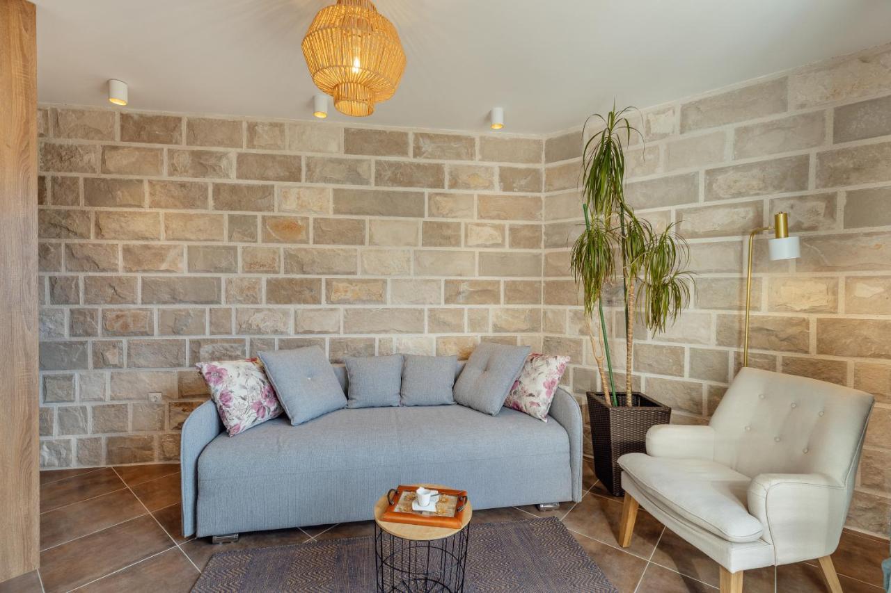 Stylish Mini-House With Garden & Beach Биела Екстериор снимка
