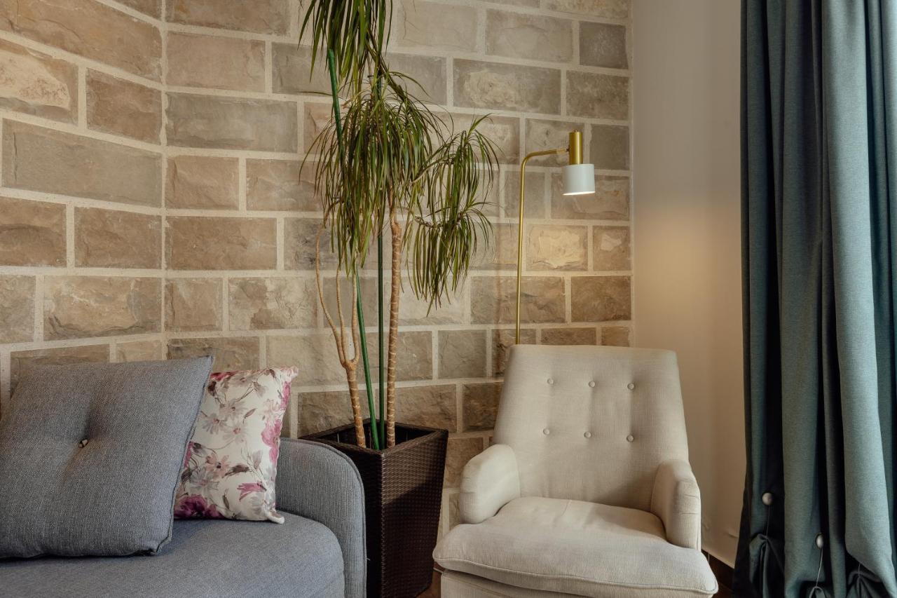 Stylish Mini-House With Garden & Beach Биела Екстериор снимка